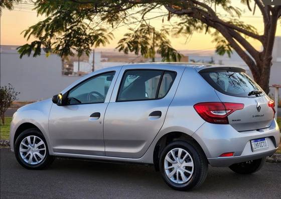 RENAULT SANDERO 1.0 12V SCE FLEX GT LINE MANUAL RENAULT SANDERO 1.0 12V SCE FLEX GT LINE MANUAL